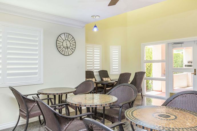 Imagen de los interiores del Hotel Days Inn by Wyndham Near City Of Hope. Foto 20