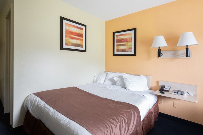 Imagen de la habitación del Hotel Days Inn by Wyndham New Philadelphia. Foto 3