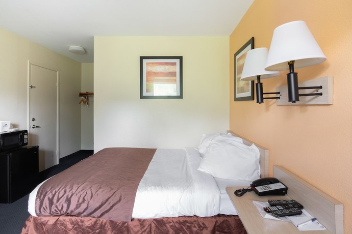 Imagen de la habitación del Hotel Days Inn by Wyndham New Philadelphia. Foto 13