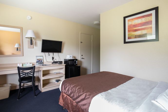 Imagen de la habitación del Hotel Days Inn by Wyndham New Philadelphia. Foto 14