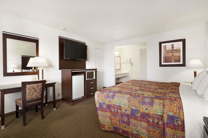 Imagen de la habitación del Hotel Days Inn by Wyndham Oceanside. Foto 7