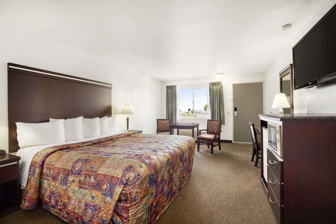 Imagen de la habitación del Hotel Days Inn by Wyndham Oceanside. Foto 8