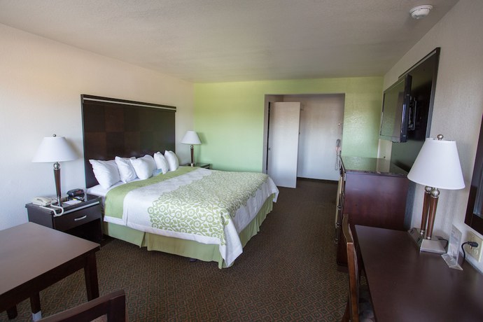 Imagen de la habitación del Hotel Days Inn by Wyndham Oceanside. Foto 13