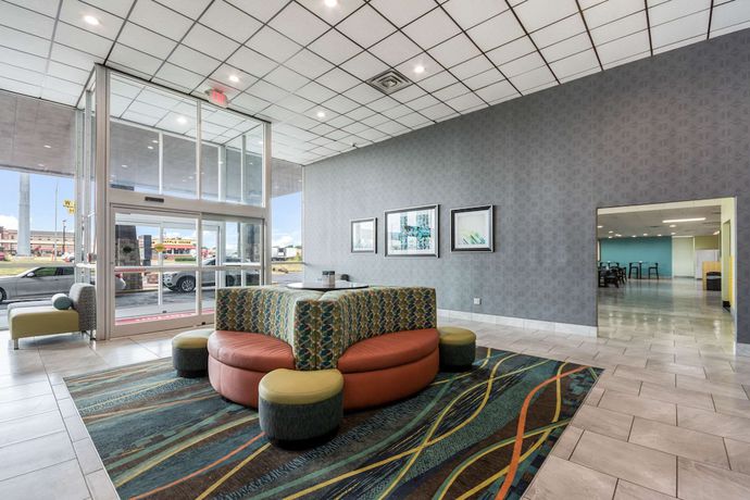 Imagen de los interiores del Hotel Days Inn by Wyndham Oklahoma City Bricktown. Foto 18