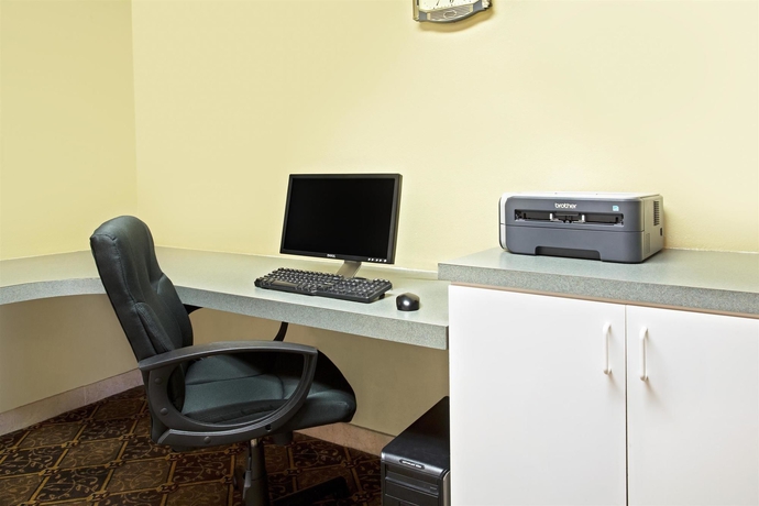 Imagen de los interiores del Hotel Days Inn by Wyndham Orlando Airport Florida Mall. Foto 13