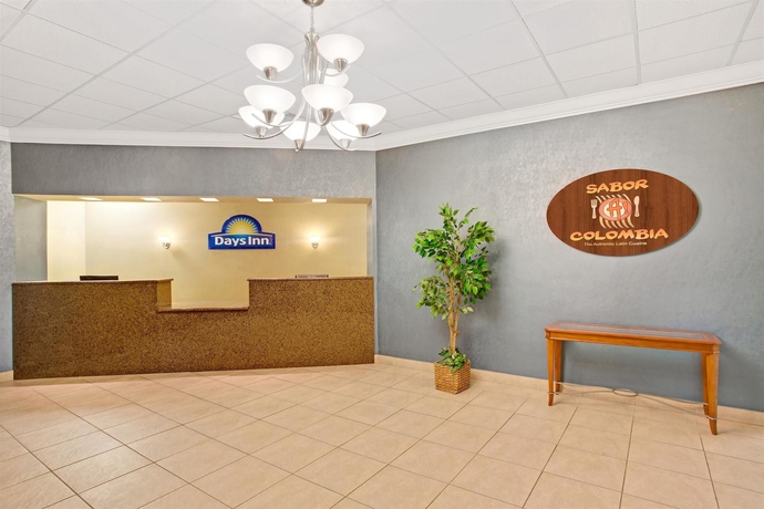 Imagen de los interiores del Hotel Days Inn by Wyndham Orlando Airport Florida Mall. Foto 14