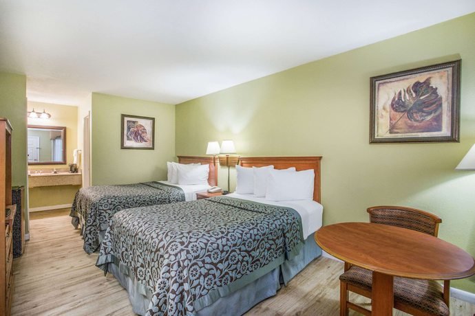 Imagen de la habitación del Hotel Days Inn by Wyndham Ormond Beach. Foto 6