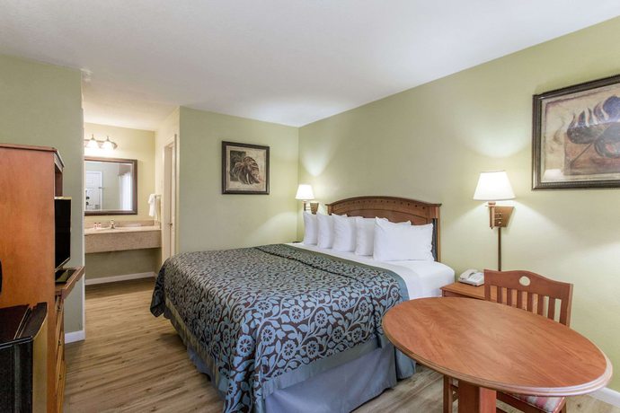 Imagen de la habitación del Hotel Days Inn by Wyndham Ormond Beach. Foto 12