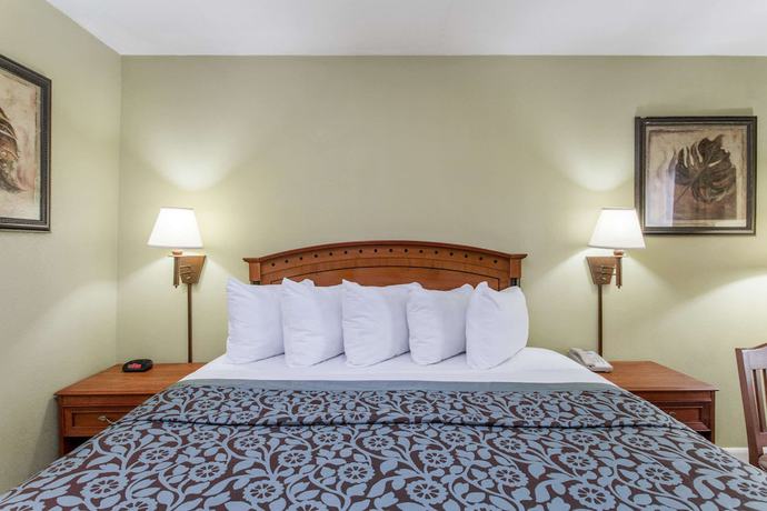 Imagen de la habitación del Hotel Days Inn by Wyndham Ormond Beach. Foto 13