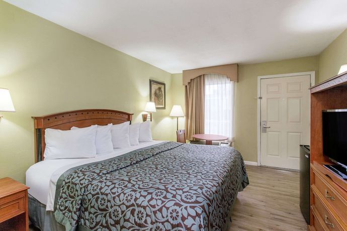 Imagen de la habitación del Hotel Days Inn by Wyndham Ormond Beach. Foto 14
