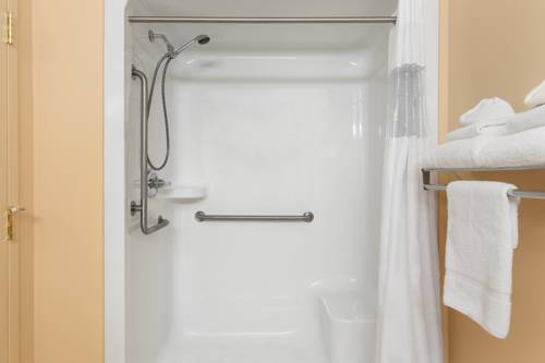 Imagen de la habitación del Hotel Days Inn by Wyndham Oromocto Conference Centre. Foto 7