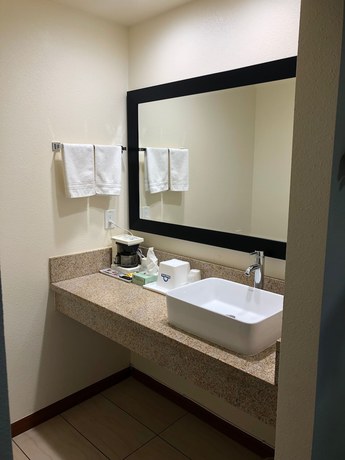 Imagen de la habitación del Hotel Days Inn by Wyndham Oroville. Foto 9