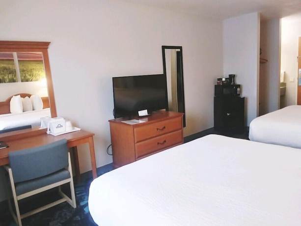 Imagen de la habitación del Hotel Days Inn by Wyndham Osage Beach Lake of the Ozarks. Foto 14