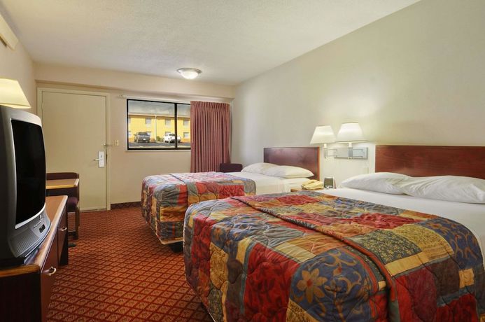 Imagen de la habitación del Hotel Days Inn by Wyndham Overland Park/Metcalf/Convention Center. Foto 12