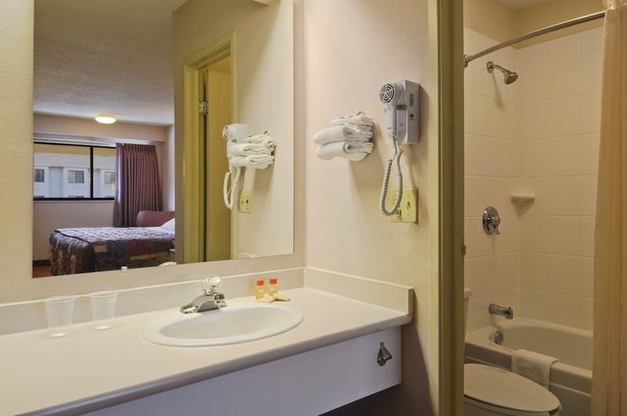 Imagen de la habitación del Hotel Days Inn by Wyndham Overland Park/Metcalf/Convention Center. Foto 15