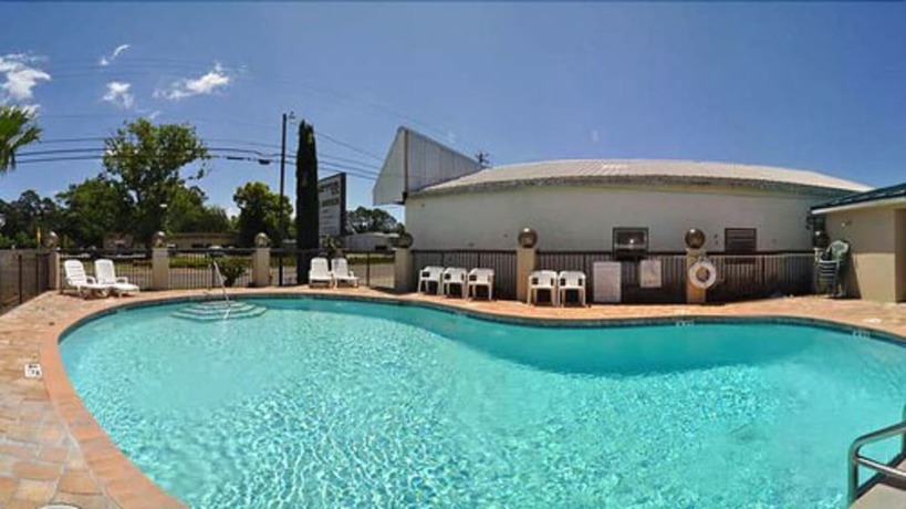 Imagen de la piscina del Hotel Days Inn by Wyndham Panama City/Callaway. Foto 16
