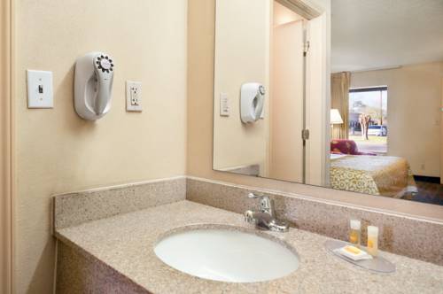 Imagen de la habitación del Hotel Days Inn by Wyndham Pensacola I-10. Foto 6