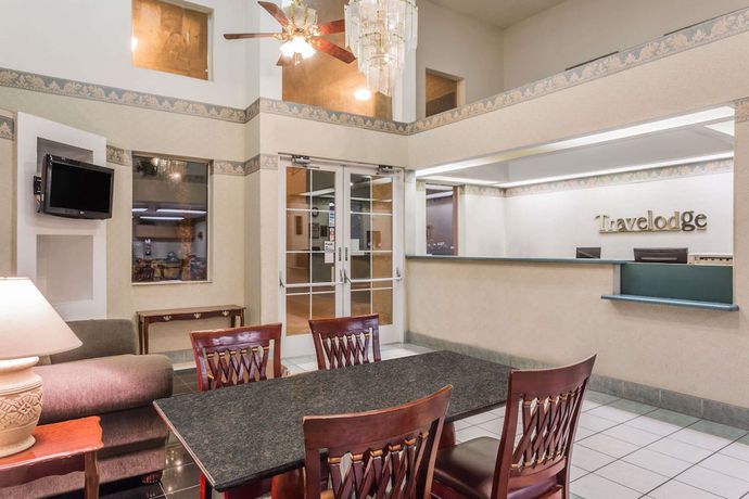 Imagen de los interiores del Hotel Days Inn by Wyndham Phoenix West. Foto 11