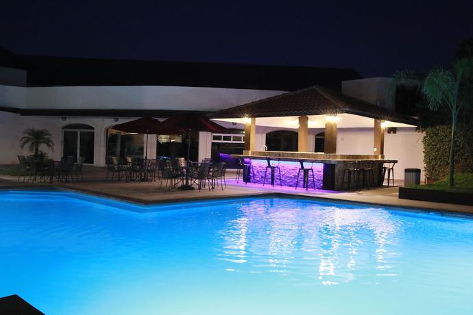 Imagen de la piscina del Hotel Days Inn by Wyndham Piedras Negras. Foto 17