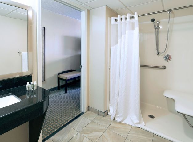Imagen de la habitación del Hotel Days Inn by Wyndham Plattsburgh. Foto 3
