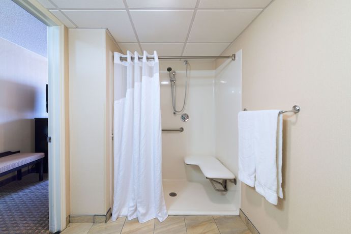 Imagen de la habitación del Hotel Days Inn by Wyndham Plattsburgh. Foto 12