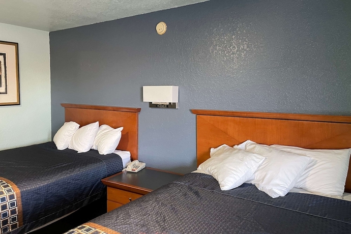 Imagen de la habitación del Hotel Days Inn by Wyndham Pratt. Foto 7