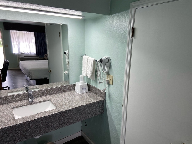 Imagen de la habitación del Hotel Days Inn by Wyndham Pratt. Foto 14