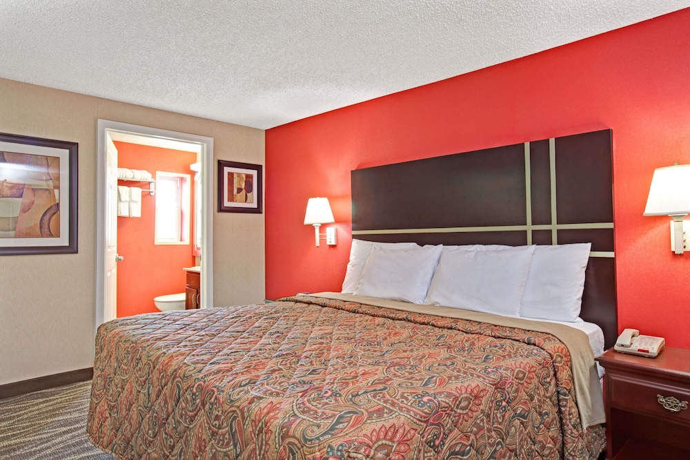 Imagen de la habitación del Hotel Days Inn by Wyndham Ridgefield NJ. Foto 4