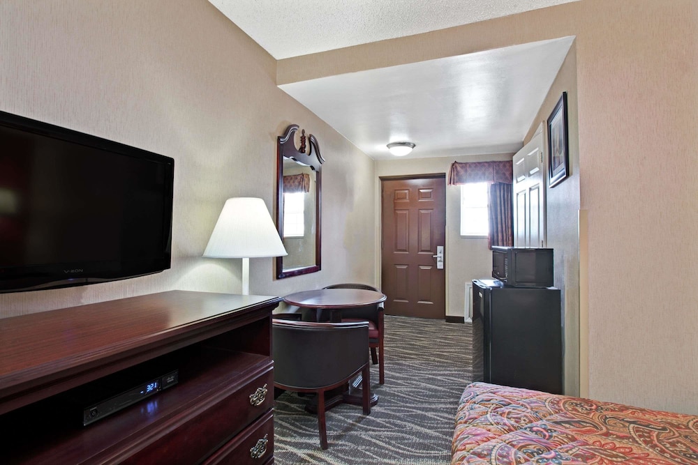 Imagen de la habitación del Hotel Days Inn by Wyndham Ridgefield NJ. Foto 6