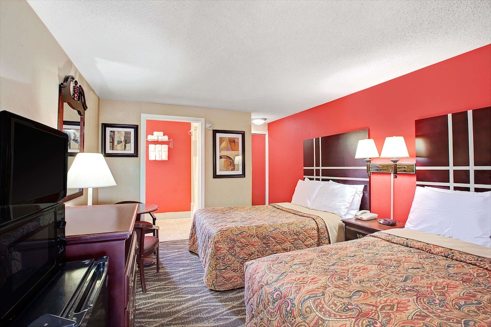 Imagen de la habitación del Hotel Days Inn by Wyndham Ridgefield NJ. Foto 11