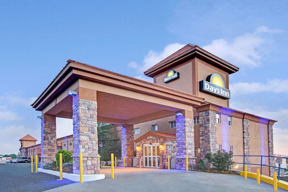 Imagen general del Hotel Days Inn by Wyndham Ridgefield NJ. Foto 1