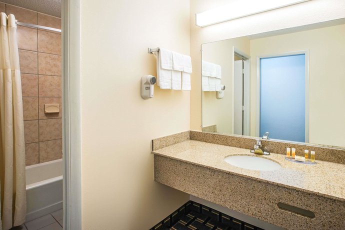 Imagen de la habitación del Hotel Days Inn by Wyndham Roanoke Near I-81. Foto 9