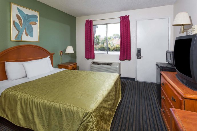 Imagen de la habitación del Hotel Days Inn by Wyndham San Bernardino. Foto 6