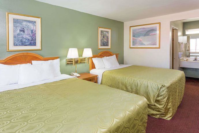 Imagen de la habitación del Hotel Days Inn by Wyndham San Bernardino. Foto 7