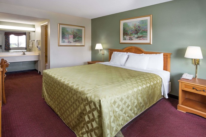 Imagen de la habitación del Hotel Days Inn by Wyndham San Bernardino. Foto 8
