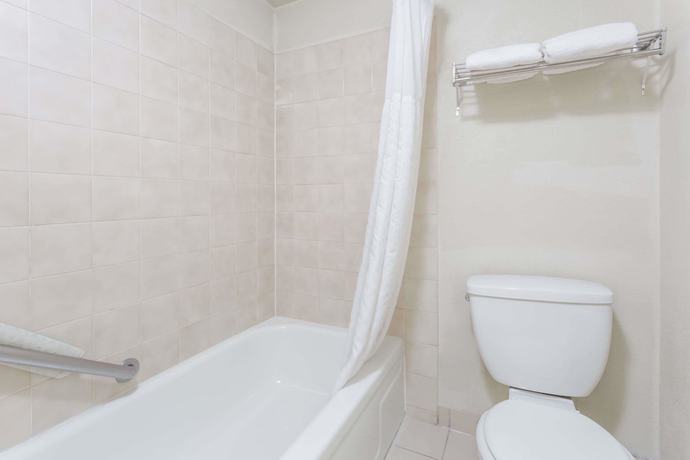 Imagen de la habitación del Hotel Days Inn by Wyndham San Bernardino. Foto 9