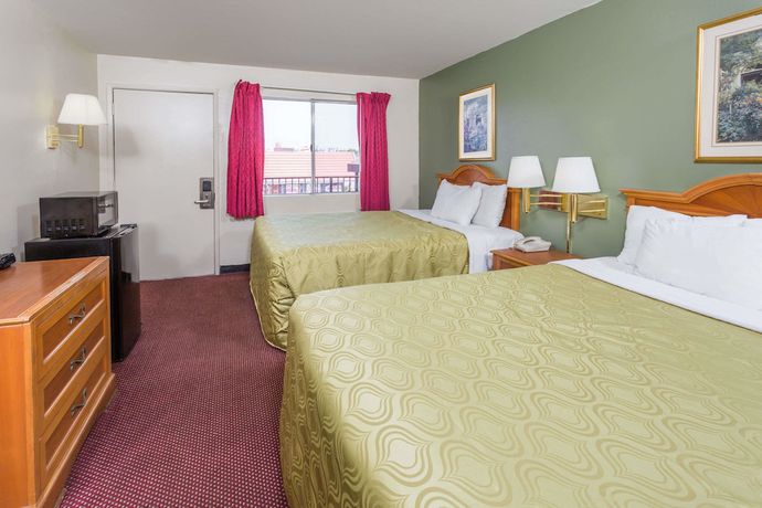 Imagen de la habitación del Hotel Days Inn by Wyndham San Bernardino. Foto 10