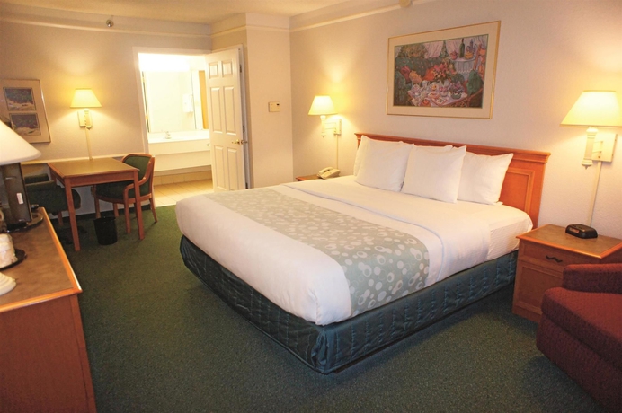 Imagen de la habitación del Hotel Days Inn by Wyndham San Diego Vista. Foto 7