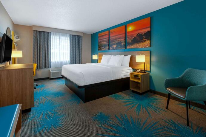 Imagen de la habitación del Hotel Days Inn by Wyndham Sandusky Cedar Point. Foto 27