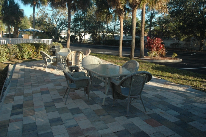 Imagen de los exteriores del Hotel Days Inn by Wyndham Sarasota I-75. Foto 10