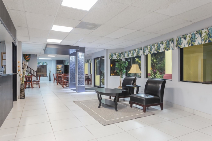 Imagen de los interiores del Hotel Days Inn by Wyndham Sarasota I-75. Foto 12
