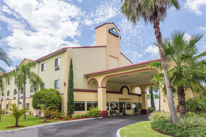 Imagen general del Hotel Days Inn by Wyndham Sarasota I-75. Foto 1