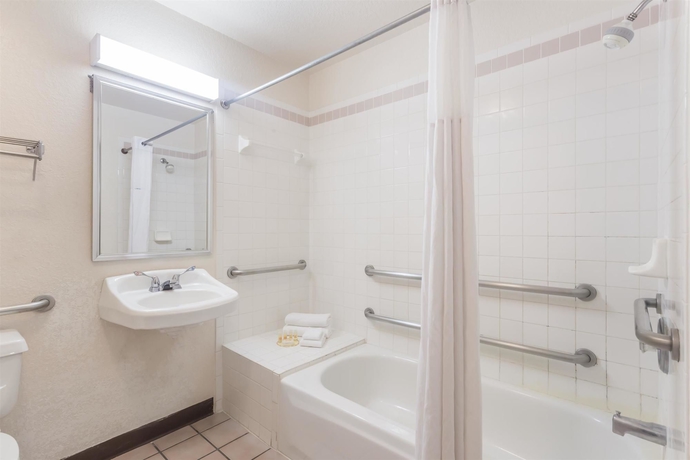 Imagen de la habitación del Hotel Days Inn by Wyndham Sarasota I-75. Foto 8