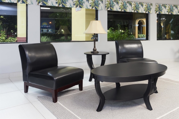 Imagen de los interiores del Hotel Days Inn by Wyndham Sarasota I-75. Foto 14