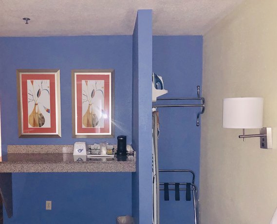 Imagen de la habitación del Hotel Days Inn by Wyndham Seaworld/Lackland AFB. Foto 12