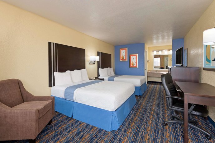 Imagen de la habitación del Hotel Days Inn by Wyndham Seaworld/Lackland AFB. Foto 14