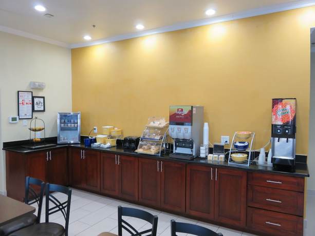 Imagen del bar/restaurante del Hotel Days Inn by Wyndham Seaworld/Lackland AFB. Foto 4