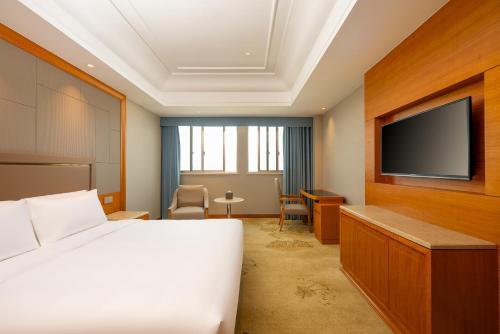Imagen general del Hotel Days Inn by Wyndham Shanghai Wujiaochang West Yingao Road Subway Station Branch. Foto 1