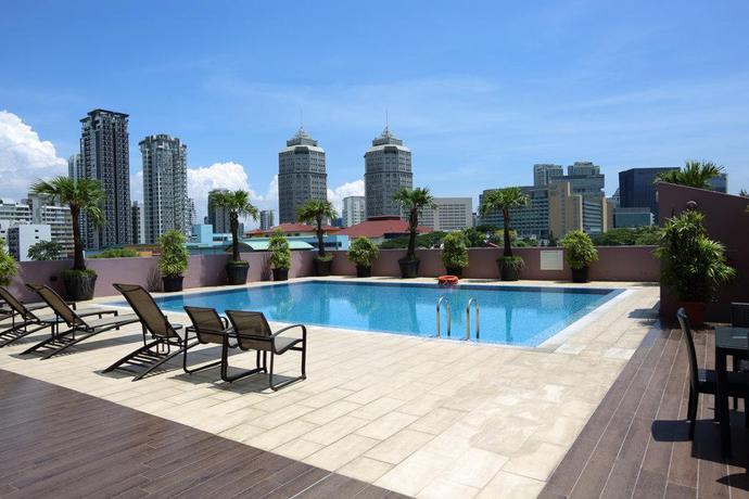 Imagen de la piscina del Hotel Days Inn by Wyndham Singapore Novena. Foto 8