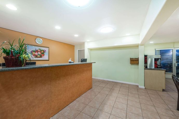 Imagen de los interiores del Hotel Days Inn by Wyndham Socorro. Foto 19